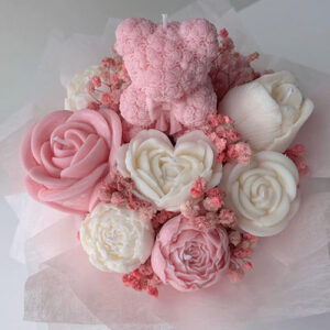 Bouquete mediano con oso en blanco y rosa