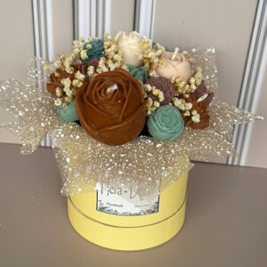 Bouquete floral en marron y celeste